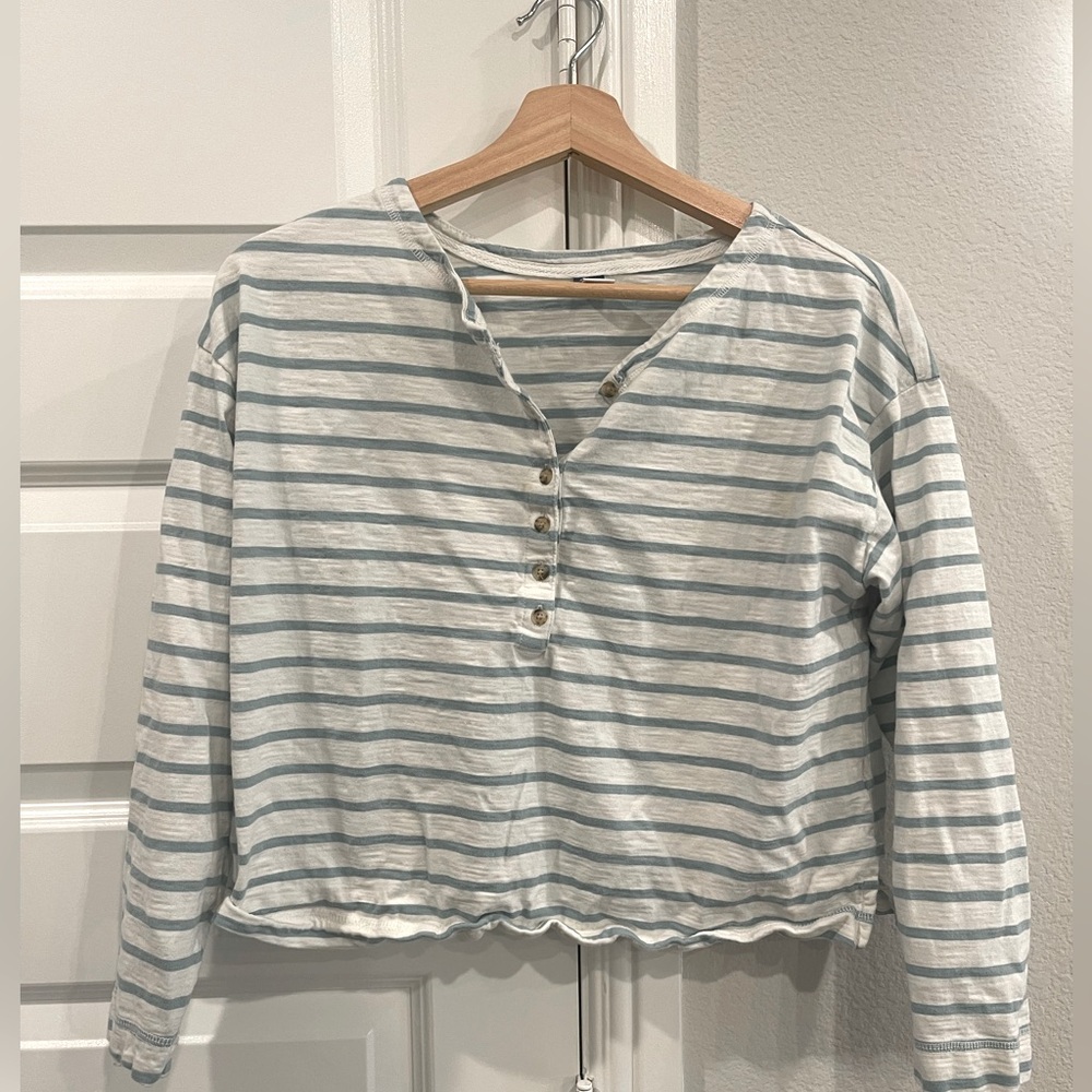 Old Navy Striped Cropped long sleeve